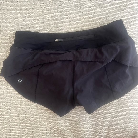 Lululemon Shorts Size 6 Low Rise - Picture 2 of 2